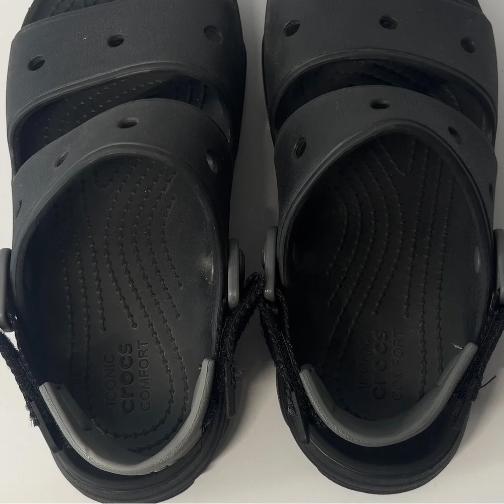 CROCS Boys Size 4 Slip On Black Summer Outdoor Water Shoe